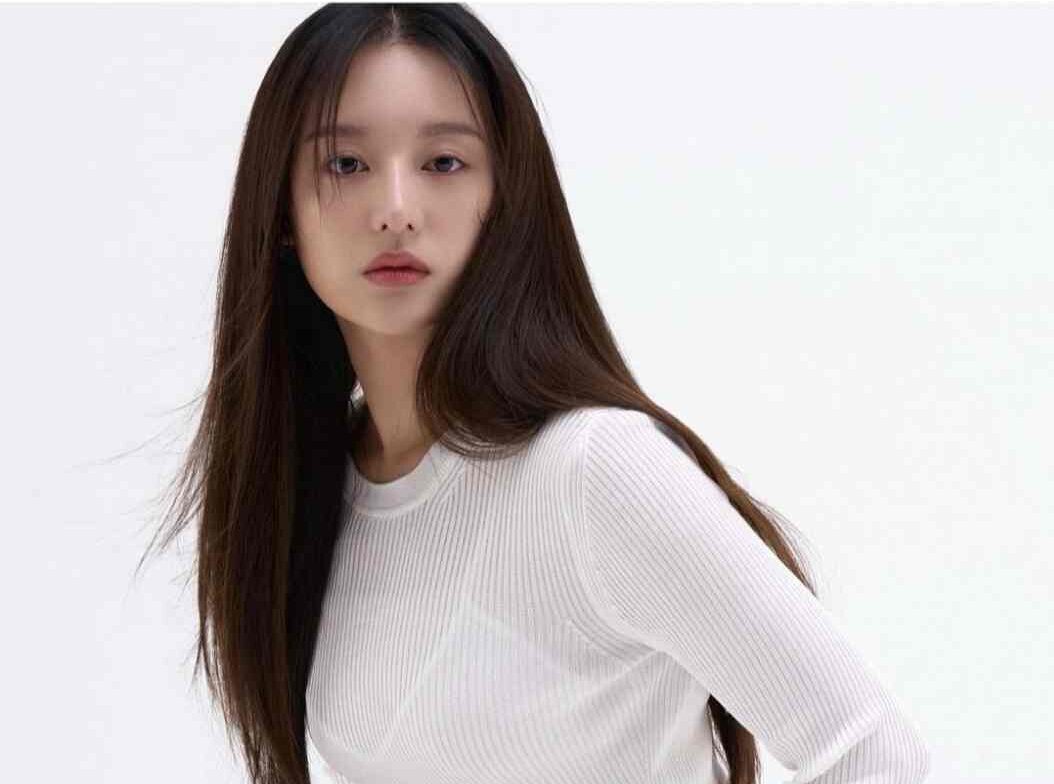 Kim Ji Won image